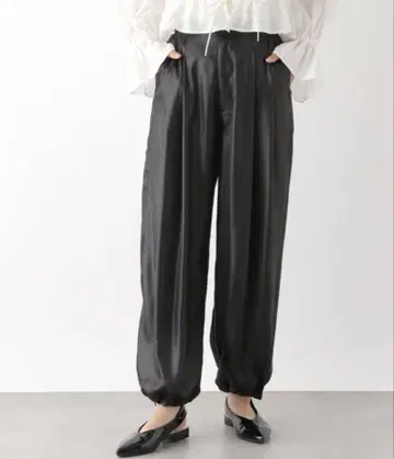 2턱 광택 팬츠