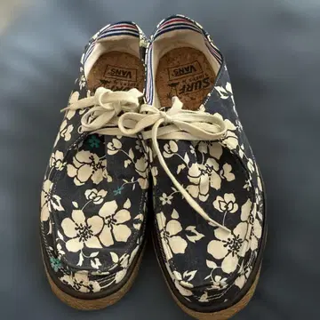 새상품급 VANS SURF SIDERS 네이비 꽃무늬 슬립온