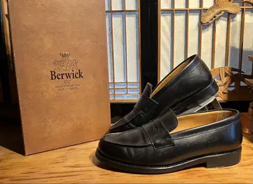 Berwick 707 블랙 가죽 로퍼 uk 8