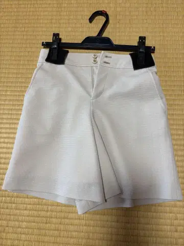 [ 미사용품 ] 온워드 카시야마 프론트 버튼 포함 숏팬츠 SS 사이즈