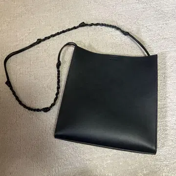 질 샌더 탱글 백 블랙