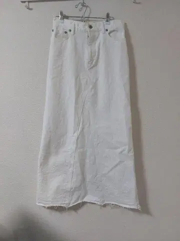 아스클리어 화이트 데님 슬릿 롱 스커트