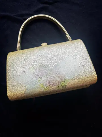 골드 컬러 꽃무늬 백과 조리 세트