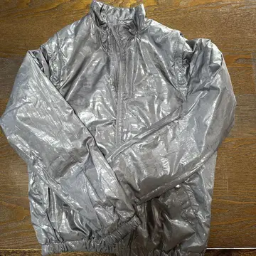 그레이 계열 집업 나일론 자켓
