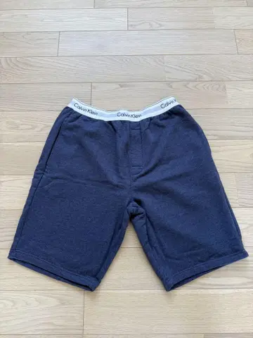 Calvin Klein 숏팬츠