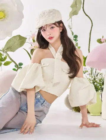 다리치 홀터넥 오프숄더 트위드 상의