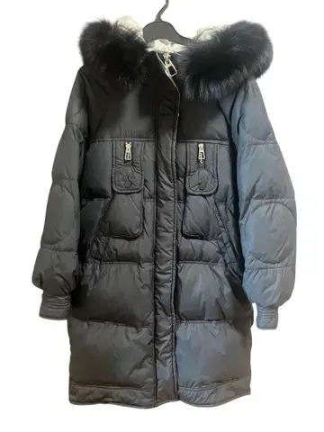 후드 부착 블랙 다운 자켓