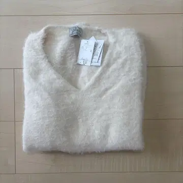 as know as plus 페더 V넥 풀오버 아이보리