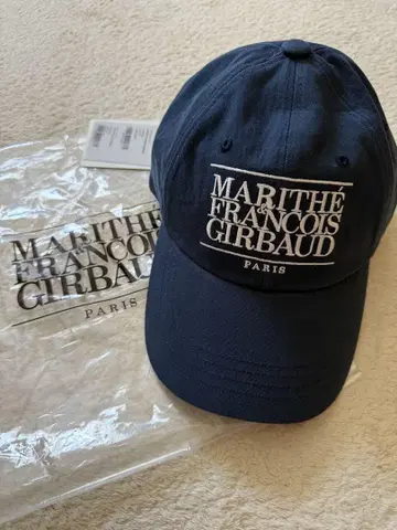 MARITHE & FRANCOIS GIRBAUD 네이비 캡