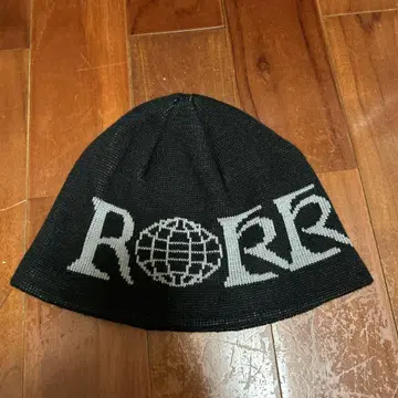 Rokkan 니트 모자 블랙 로고