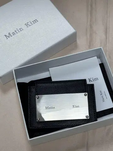Matin Kim 블랙 가죽 카드 케이스