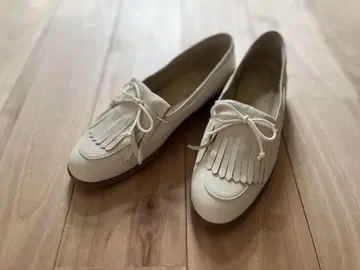 MARGARET HOWELL 프린지 로퍼 화이트 23.0cm