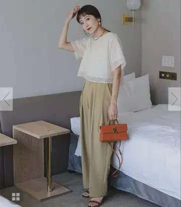 백 골드 버튼 자카드 상의