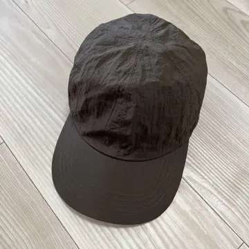 다크 브라운 나일론 캡 할로코모