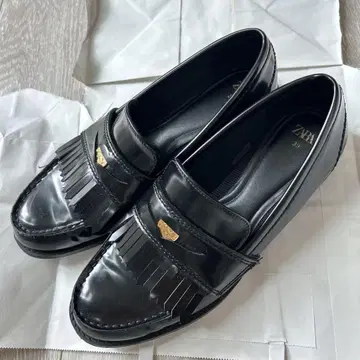 ZARA 로퍼