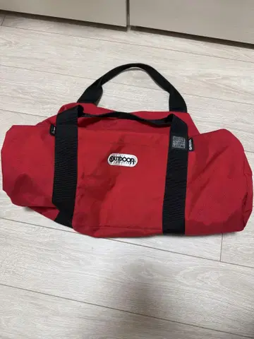 OUTDOOR 레드 더플백