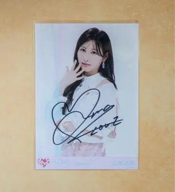 =LOVE 야마모토 안나 특별 의상 친필 사인