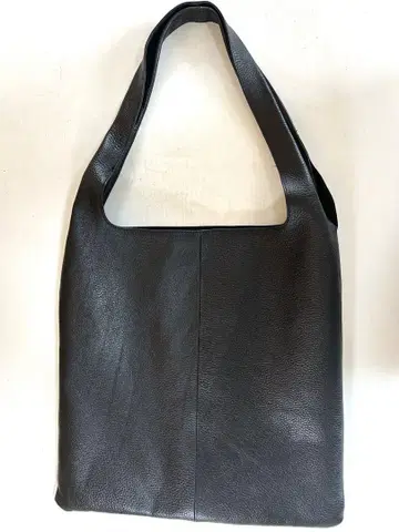 블랙 가죽 숄더백