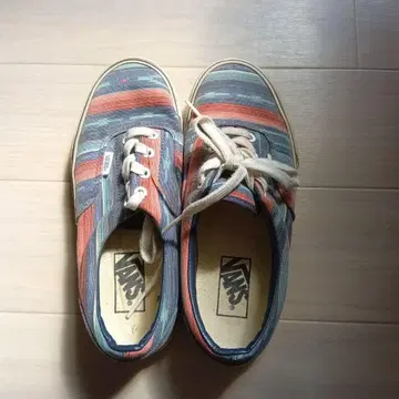 Vans 스트라이프 스니커즈 23.5