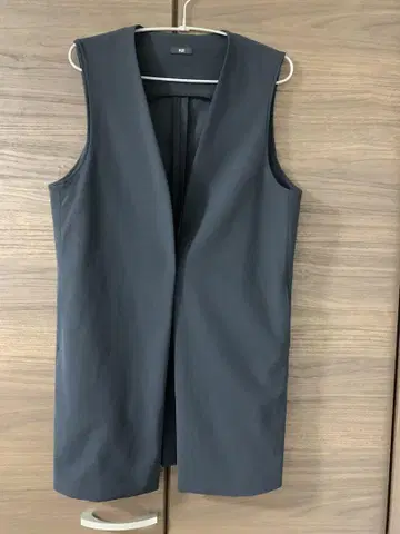 PLST 블랙 슬리브리스 베스트