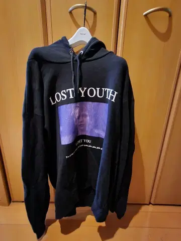 디스커버드 LOST YOUTH 블랙 후드 부착 후드티 F