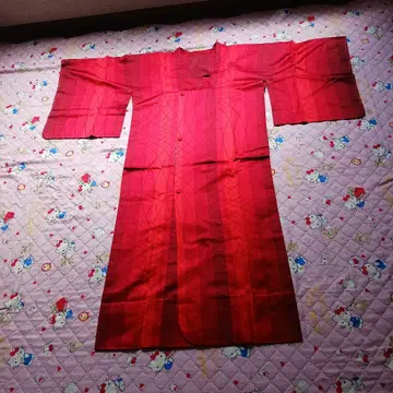 빨간색 겉옷 다이아몬드 패턴