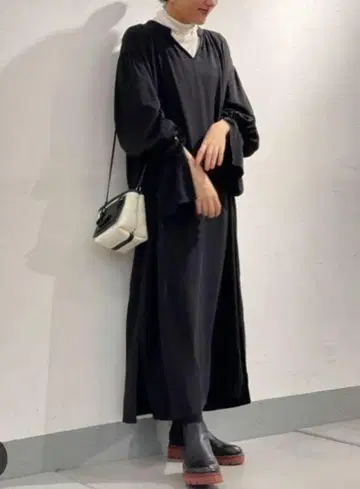 BEARDSLEY 비어즐리 프릴피에 프릴 커프스 롱 원피스
