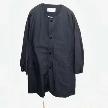 ironari 블랙 노카라 사쿠라 코트