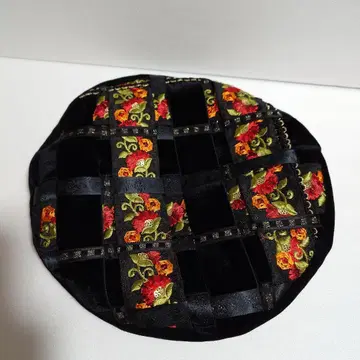 장미색 모자 베레모