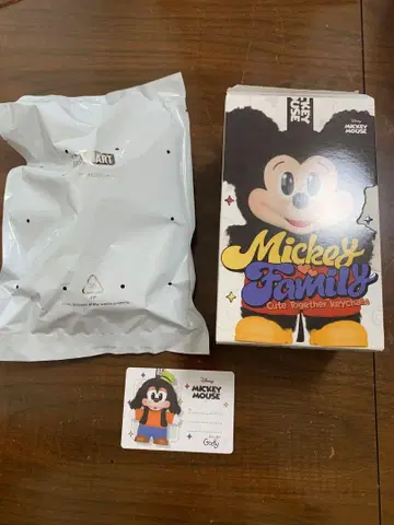 [ POP MART ] Mickey Family 구피 러브브