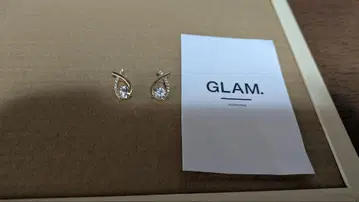 GLAM. 골드 크리스탈 페어 귀걸이