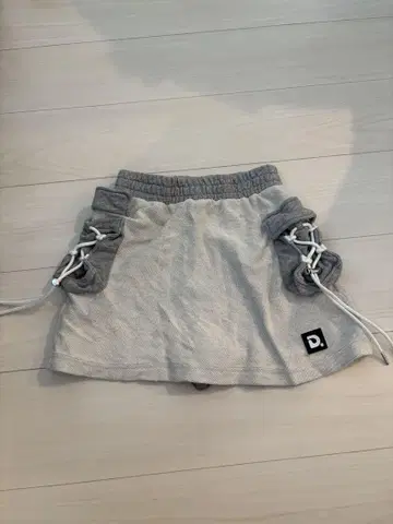 다리치 그레이 미니 스커트 M 사이즈 드로우 스트링 포함