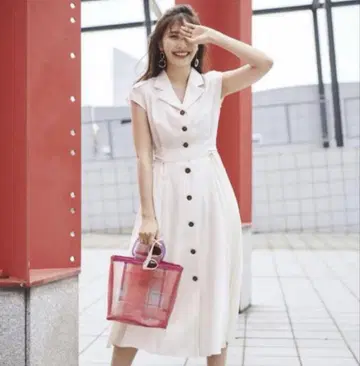 리랜드트루 플리츠 절개 레이디 원피스 화이트 앱와이어