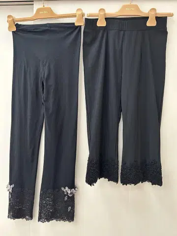 [ 확인 ] 사에라 이전 의뢰품 레이스 장식 블랙 크롭 팬츠 레깅스 2점