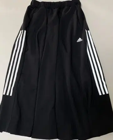 adidas 블랙 플레어 스커트 A/S