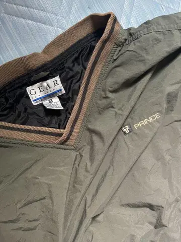 나일론 V넥 자켓 올리브 그린