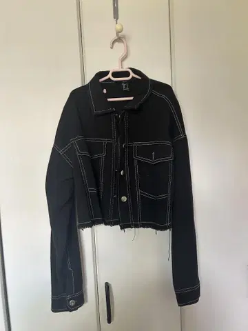 크롭 기장 블랙 자켓 Forever21