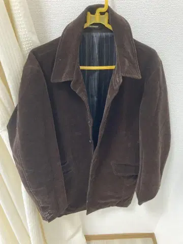 하이스트릿 남성용 M 버튼 아래 두 개 없음