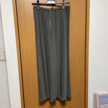 BEARDSLEY 백 테일 스커트 size 1 카키