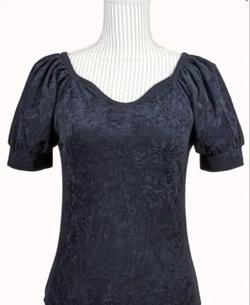 nemuiasa 화이트 복숭아 꽃 curvy velour bodysuit