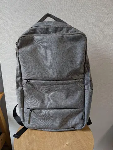 그레이 백팩