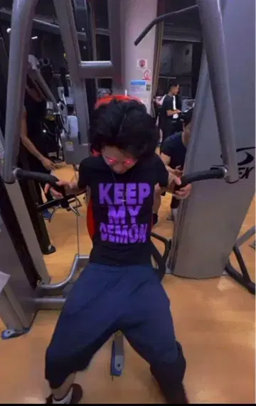 KEEP MY DEMON 프린트 T셔츠 블랙s