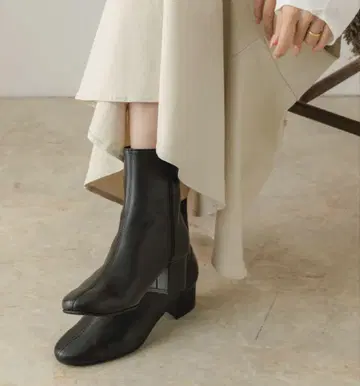 [ MADE IN JAPAN ] EMELINA 플레인 부츠