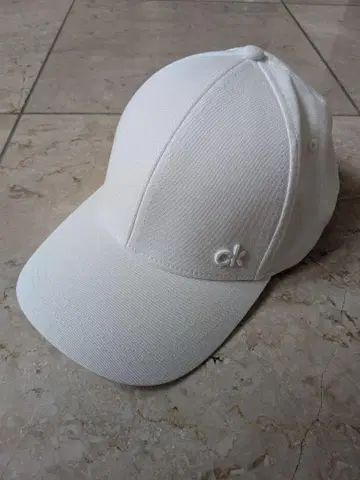 Calvin Klein CK 로고 캡 화이트 프리 사이즈 모자