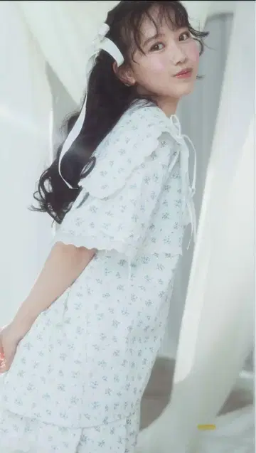 메리제니 [마츠모토 카렌 콜라보] 리본과 꽃의 프릴 칼라 블라우스