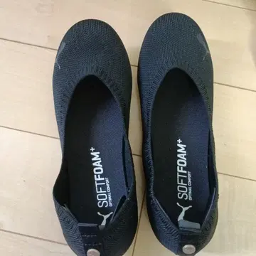 PUMA SOFTFOAM+ 발레리나 블랙 슬립온 우먼