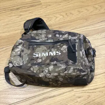 SIMMS 카모플라쥬 숄더백