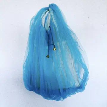 파란 튤 숄더백 방울 포함