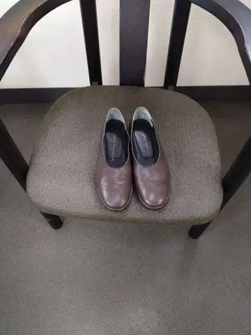 브라운 슬립온 로퍼
