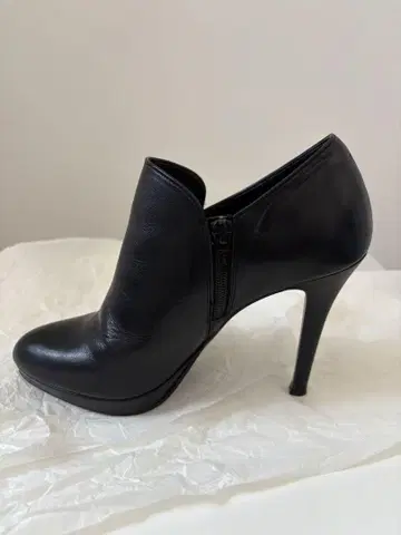 [ 새상품급 ] 다이애나/가죽/숏부츠/24cm/블랙/하이힐